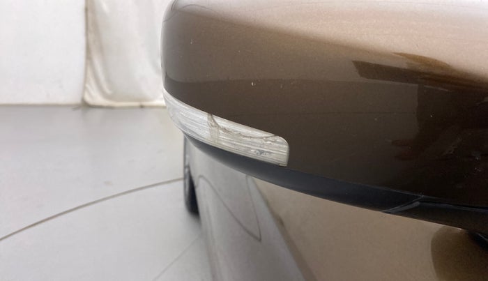 2016 Maruti Ciaz ZDI+ SHVS, Diesel, Manual, 82,681 km, Right rear-view mirror - Indicator light has minor damage