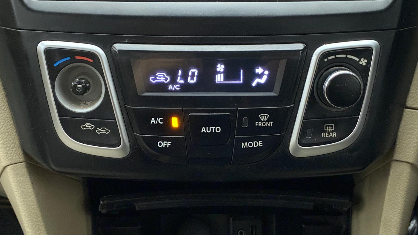 2016 Maruti Ciaz ZDI+ SHVS, Diesel, Manual, 82,681 km, Automatic Climate Control