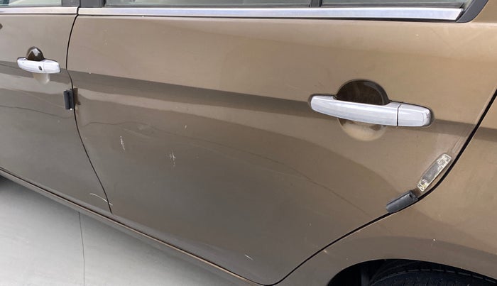 2016 Maruti Ciaz ZDI+ SHVS, Diesel, Manual, 82,681 km, Rear left door - Minor scratches