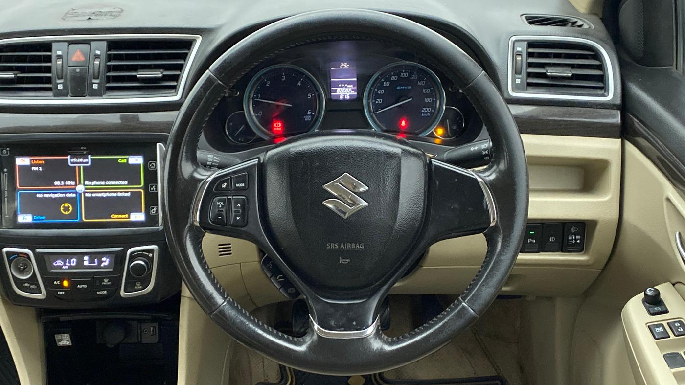 2016 Maruti Ciaz ZDI+ SHVS, Diesel, Manual, 82,681 km, Steering Wheel Close Up