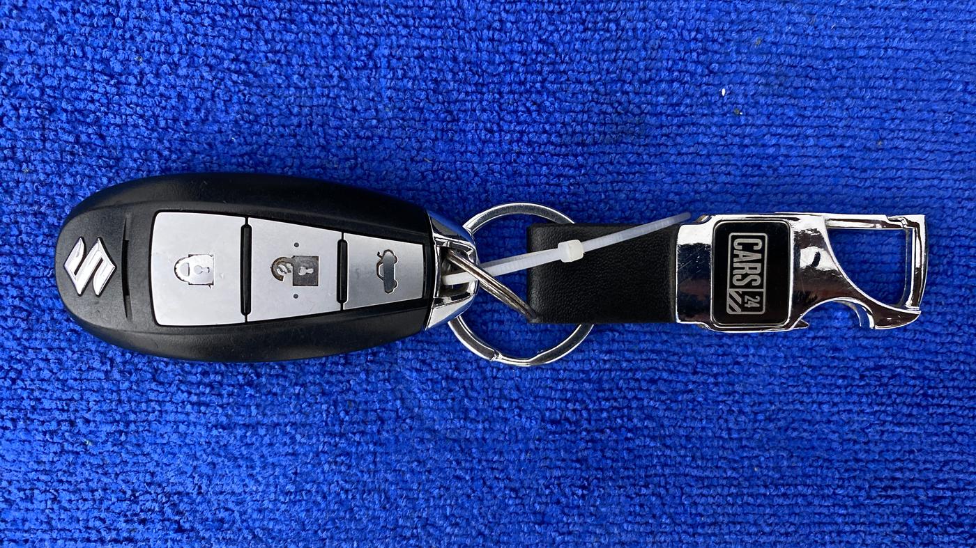 2016 Maruti Ciaz ZDI+ SHVS, Diesel, Manual, 82,681 km, Key Close Up