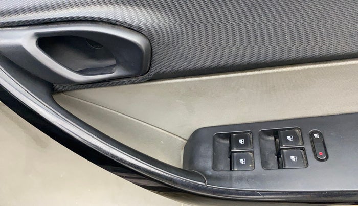 2016 Tata Tiago XM PETROL, Petrol, Manual, 70,026 km, Driver Side Door Panels Control
