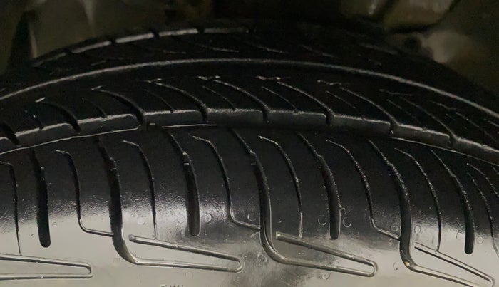 2016 Tata Tiago XM PETROL, Petrol, Manual, 70,026 km, Left Front Tyre Tread
