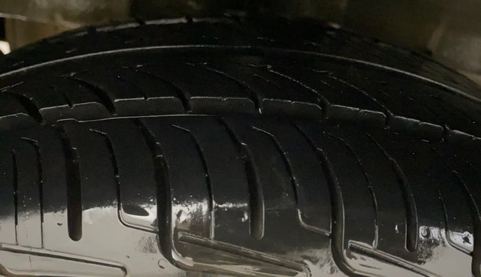 2016 Tata Tiago XM PETROL, Petrol, Manual, 70,026 km, Right Rear Tyre Tread