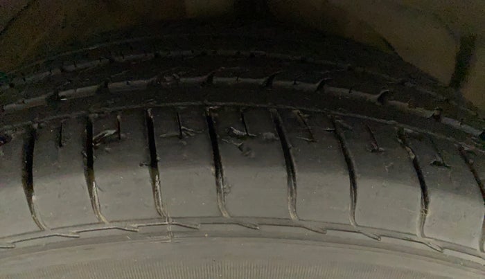 2019 MG HECTOR SHARP 1.5 DCT PETROL, Petrol, Automatic, 27,369 km, Right Front Tyre Tread