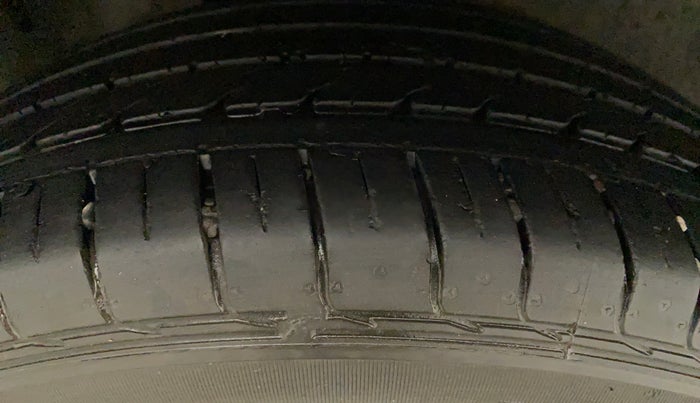 2019 MG HECTOR SHARP 1.5 DCT PETROL, Petrol, Automatic, 27,369 km, Right Rear Tyre Tread