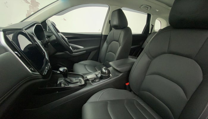 2019 MG HECTOR SHARP 1.5 DCT PETROL, Petrol, Automatic, 27,369 km, Right Side Front Door Cabin