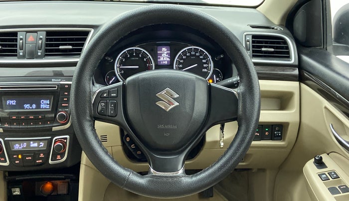 2016 Maruti Ciaz VXI PLUS, Petrol, Manual, 57,845 km, Steering Wheel Close Up