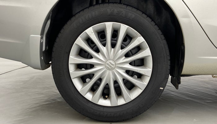 2016 Maruti Ciaz VXI PLUS, Petrol, Manual, 57,845 km, Right Rear Wheel