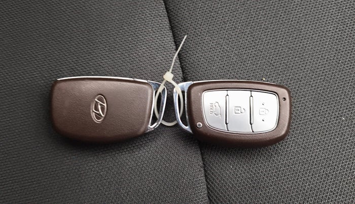 2018 Hyundai Creta SX AT 1.6 DIESEL, Diesel, Automatic, 1,45,370 km, Key Close Up