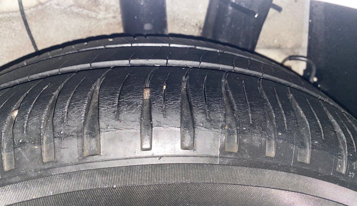 2015 Hyundai Xcent SX 1.2, Petrol, Manual, 62,843 km, Left Rear Tyre Tread