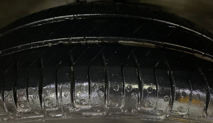 2017 Maruti Wagon R 1.0 VXI, Petrol, Manual, 35,911 km, Right Front Tyre Tread