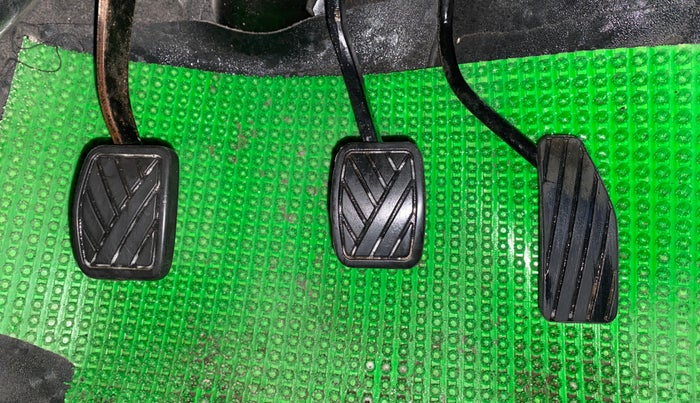 2017 Maruti Wagon R 1.0 VXI, Petrol, Manual, 35,911 km, Pedals