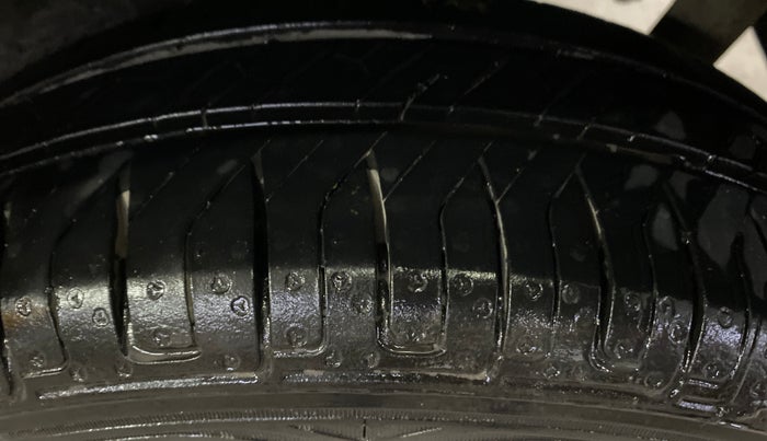 2017 Maruti Wagon R 1.0 VXI, Petrol, Manual, 35,911 km, Left Rear Tyre Tread