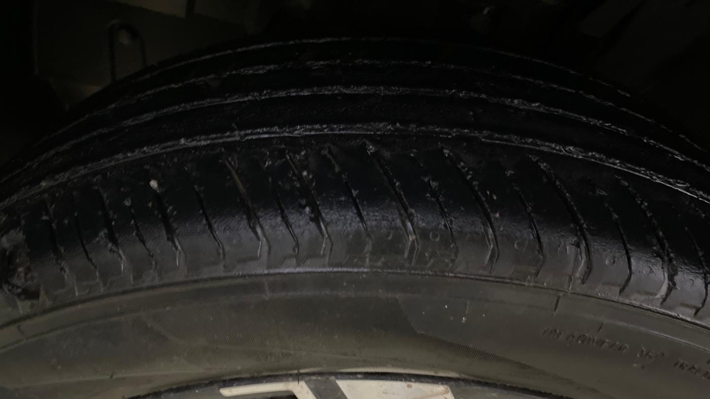 2024 Renault Kiger RXZ AMT, Petrol, Automatic, 45,096 km, Left Front Tyre Tread