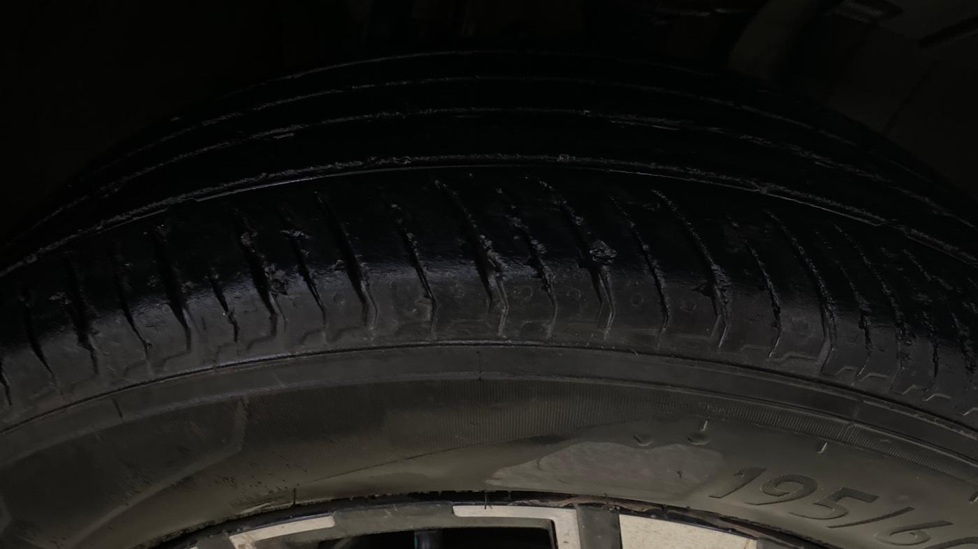 2024 Renault Kiger RXZ AMT, Petrol, Automatic, 45,096 km, Right Front Tyre Tread