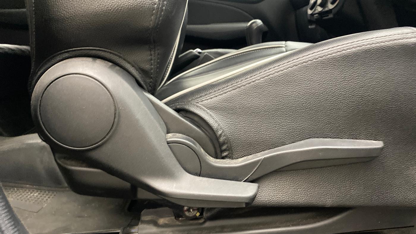 2021 Maruti Swift VXI, Petrol, Manual, 22,027 km, Driver Side Adjustment Panel