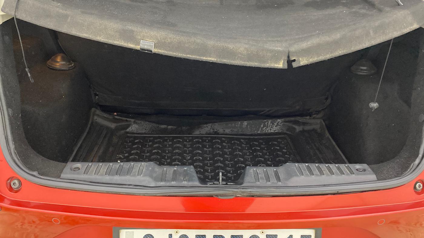 2022 Tata ALTROZ XT PETROL, Petrol, Manual, 25,569 km, Boot Inside