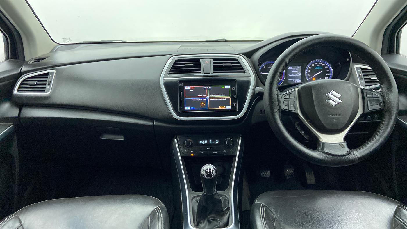 2017 Maruti S Cross ALPHA SHVS, Diesel, Manual, 91,980 km, Dashboard
