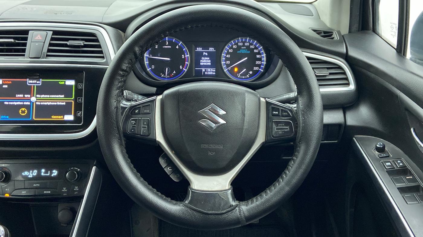2017 Maruti S Cross ALPHA SHVS, Diesel, Manual, 91,980 km, Steering Wheel Close Up
