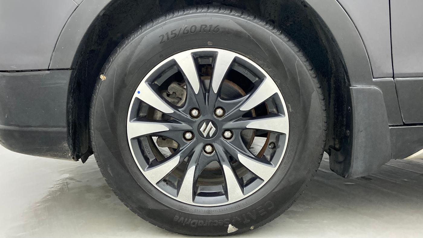2017 Maruti S Cross ALPHA SHVS, Diesel, Manual, 91,980 km, Left Front Wheel