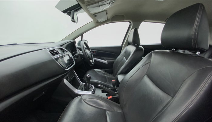 2017 Maruti S Cross ALPHA SHVS, Diesel, Manual, 91,980 km, Right Side Front Door Cabin