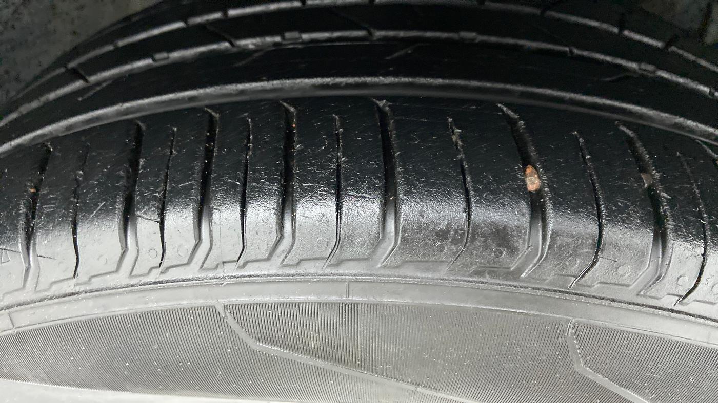 2017 Maruti S Cross ALPHA SHVS, Diesel, Manual, 91,980 km, Right Front Tyre Tread