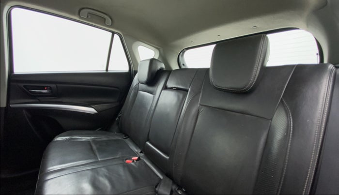 2017 Maruti S Cross ALPHA SHVS, Diesel, Manual, 91,980 km, Right Side Rear Door Cabin