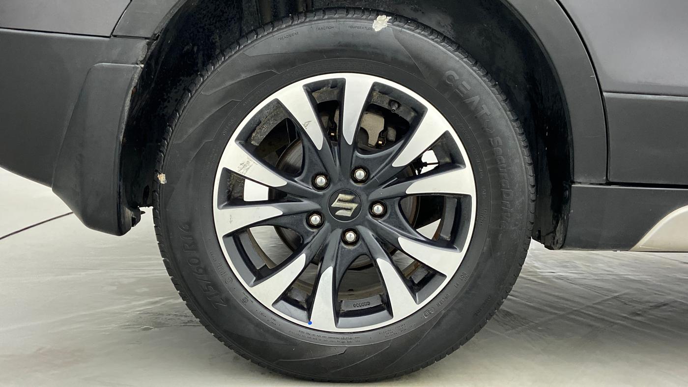 2017 Maruti S Cross ALPHA SHVS, Diesel, Manual, 91,980 km, Right Rear Wheel