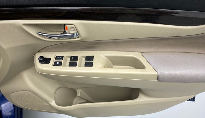 2017 Maruti Ciaz DELTA 1.4 VVT, Petrol, Manual, 41,469 km, Driver Side Door Panels Control