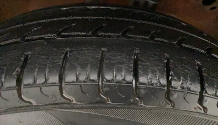 2015 Maruti Wagon R 1.0 LXI CNG, CNG, Manual, 61,280 km, Right Rear Tyre Tread