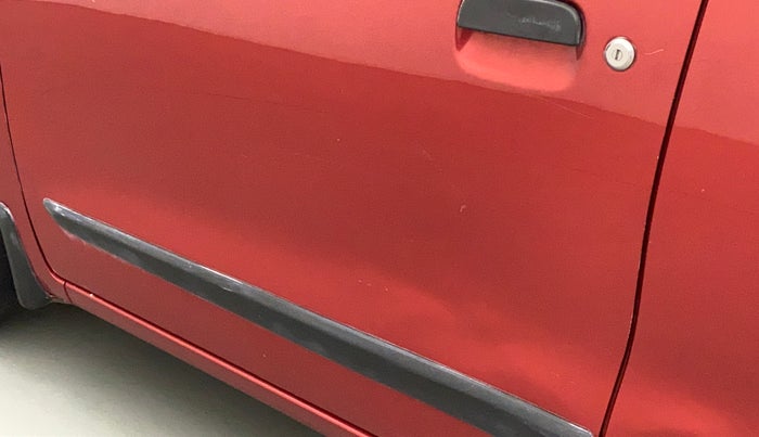2015 Maruti Wagon R 1.0 LXI CNG, CNG, Manual, 61,280 km, Front passenger door - Slightly dented