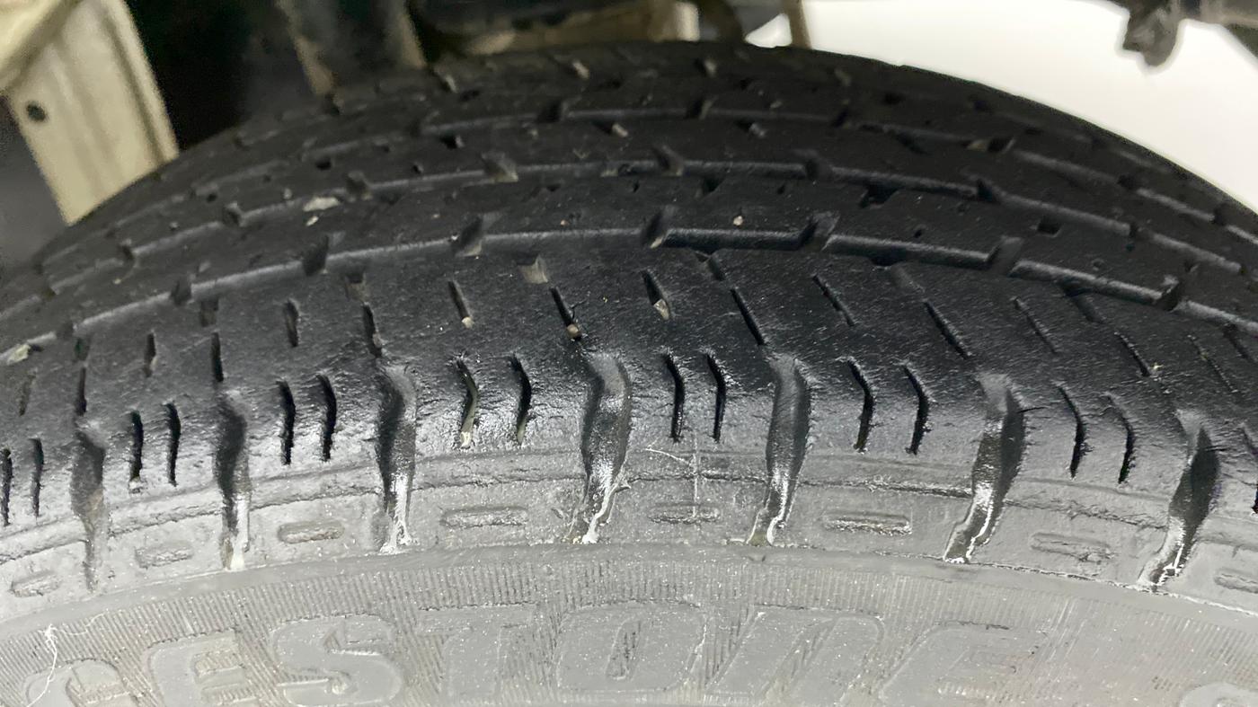 2015 Maruti Alto K10 VXI P, Petrol, Manual, Left Rear Tyre Tread