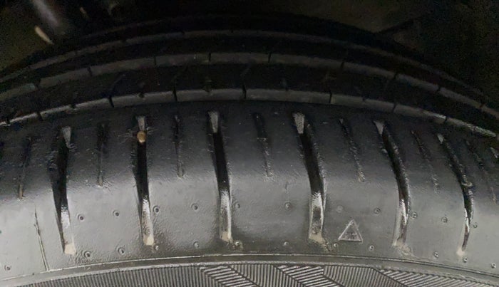 2019 Toyota Glanza V CVT, Petrol, Automatic, 15,198 km, Left Front Tyre Tread