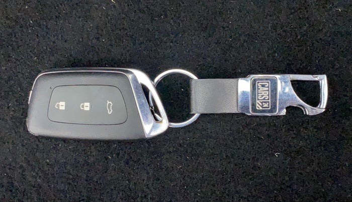 2021 MG HECTOR SHARP 2.0 DIESEL DUAL TONE, Diesel, Manual, 1,27,904 km, Key Close Up