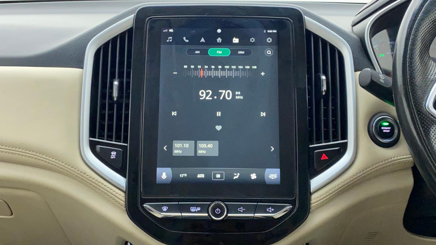 2021 MG HECTOR SHARP 2.0 DIESEL DUAL TONE, Diesel, Manual, 1,27,904 km, Infotainment System