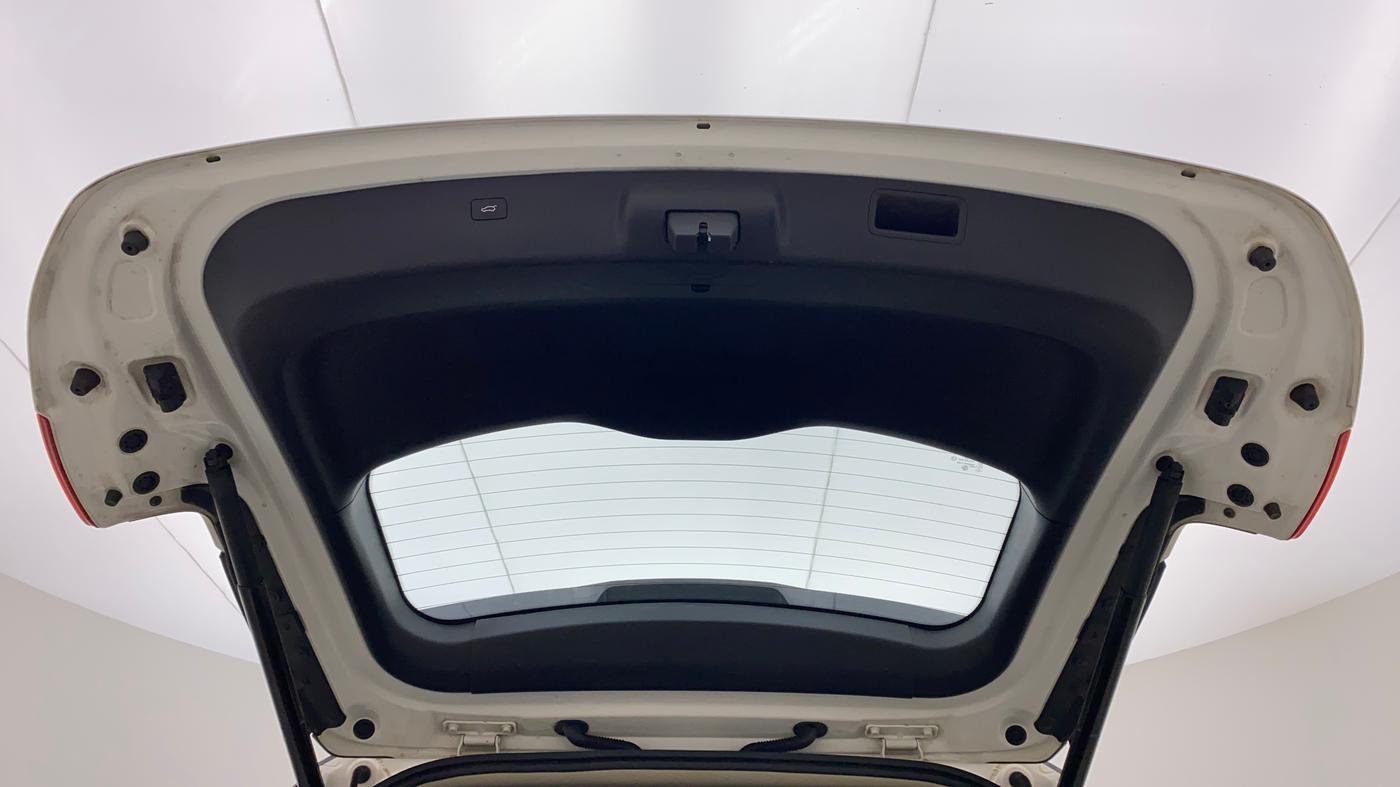 2021 MG HECTOR SHARP 2.0 DIESEL DUAL TONE, Diesel, Manual, 1,27,904 km, Boot Door Open