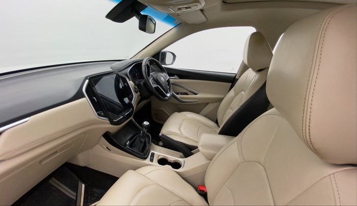 2021 MG HECTOR SHARP 2.0 DIESEL DUAL TONE, Diesel, Manual, 1,27,904 km, Right Side Front Door Cabin