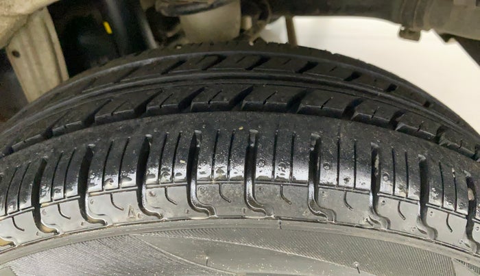 2011 Maruti Zen Estilo VXI ABS, Petrol, Manual, 42,045 km, Left Rear Tyre Tread