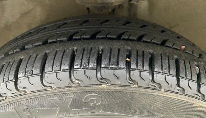 2011 Maruti Zen Estilo VXI ABS, Petrol, Manual, 42,045 km, Left Front Tyre Tread