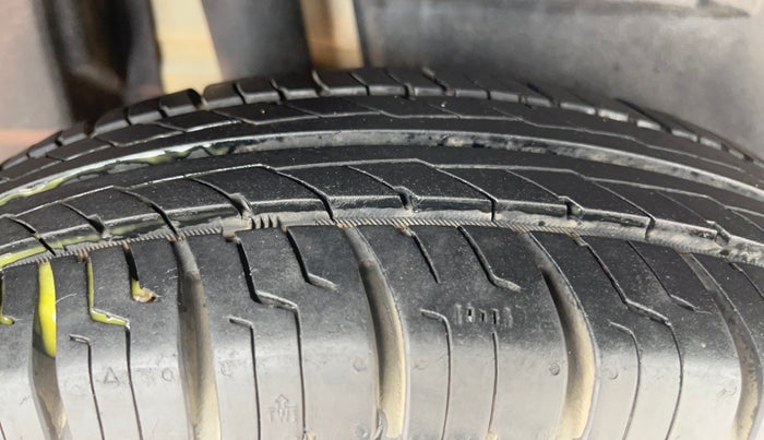 2020 Maruti Dzire LXI, Petrol, Manual, 61,072 km, Right Rear Tyre Tread