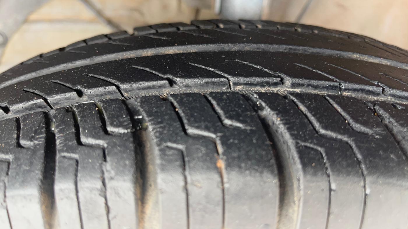 2020 Maruti Dzire LXI, Petrol, Manual, 61,101 km, Left Front Tyre Tread