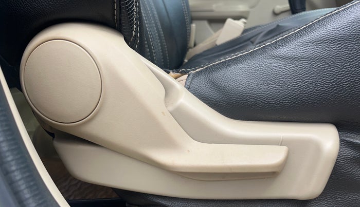2020 Maruti Dzire LXI, Petrol, Manual, 61,072 km, Driver Side Adjustment Panel