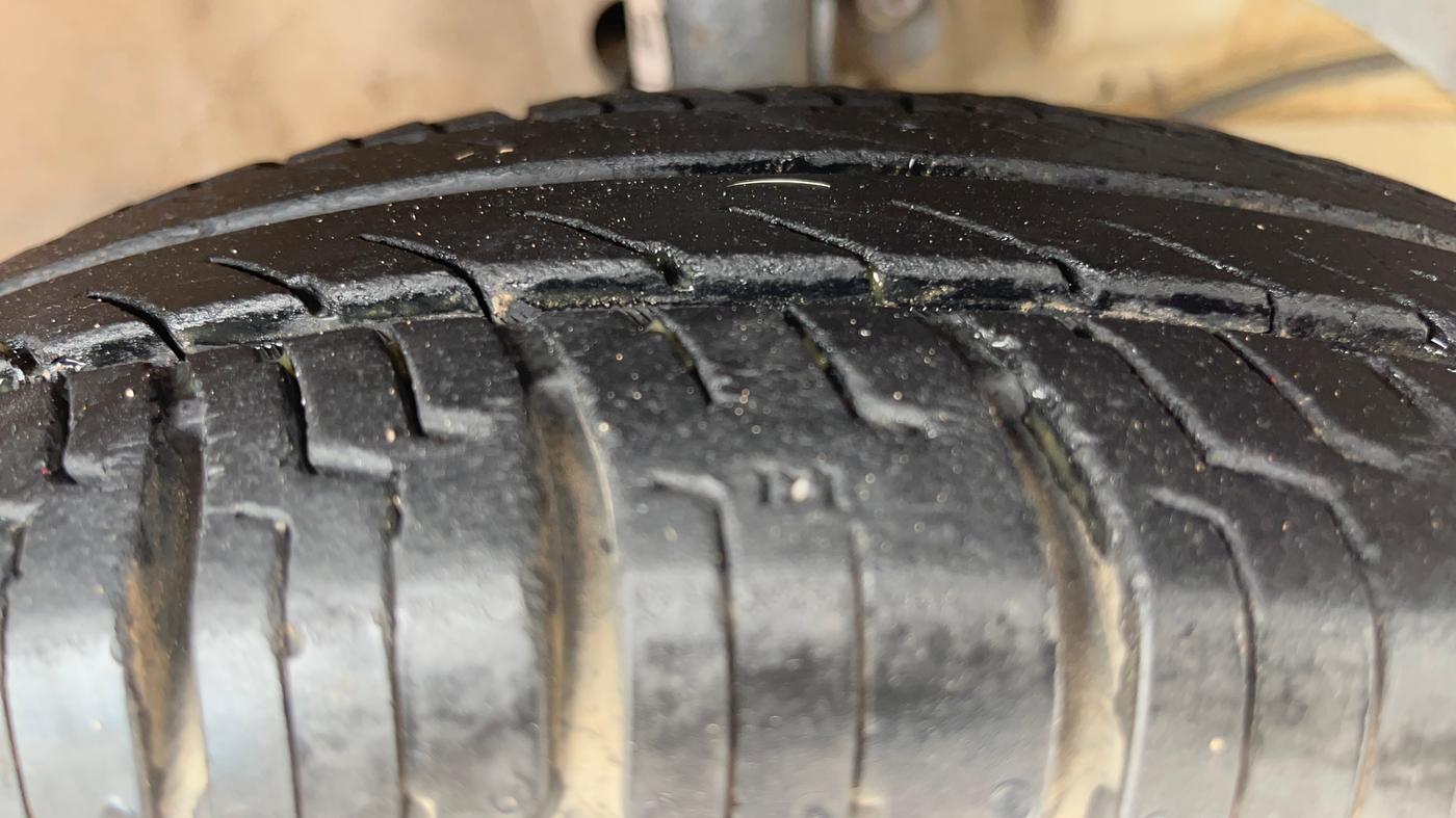 2020 Maruti Dzire LXI, Petrol, Manual, 61,101 km, Right Front Tyre Tread