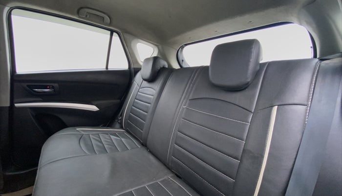 2017 Maruti S Cross DELTA 1.3, Diesel, Manual, 1,04,052 km, Right Side Door Cabin View