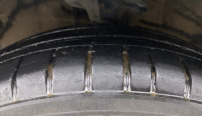 2012 Hyundai i10 MAGNA 1.2, Petrol, Manual, 66,044 km, Left Front Tyre Tread