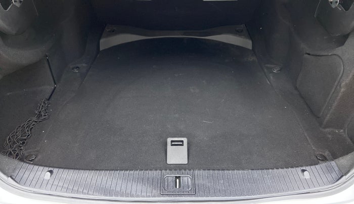 2016 Mercedes Benz E Class E200 CGI EDITION E, Petrol, Automatic, 19,937 km, Boot Inside