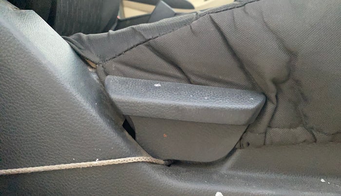 2018 Hyundai Eon ERA + SE, Petrol, Manual, 36,362 km, Driver Side Adjustment Panel