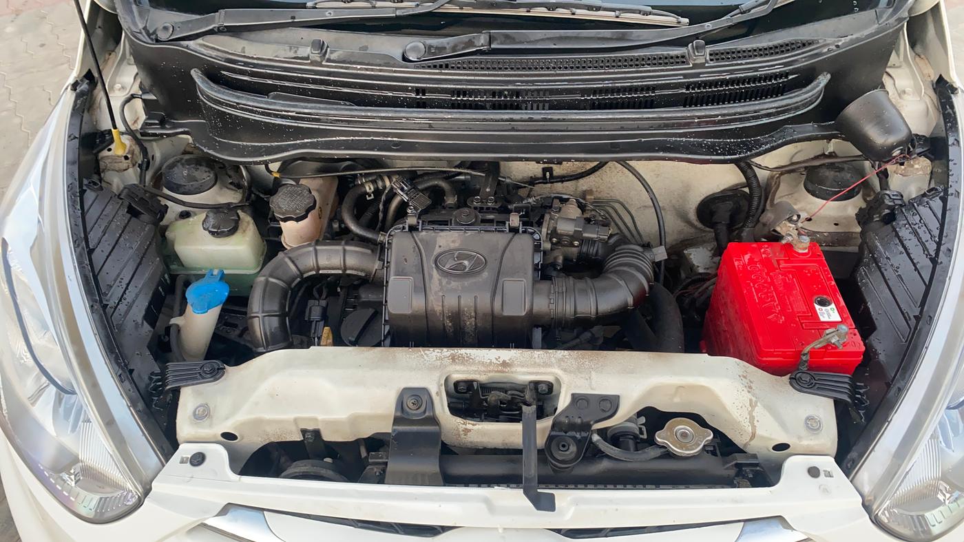 2018 Hyundai Eon ERA + SE, Petrol, Manual, 36,613 km, Engine View