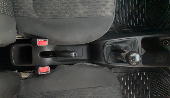 2018 Hyundai Eon ERA + SE, Petrol, Manual, 36,362 km, Gear Lever